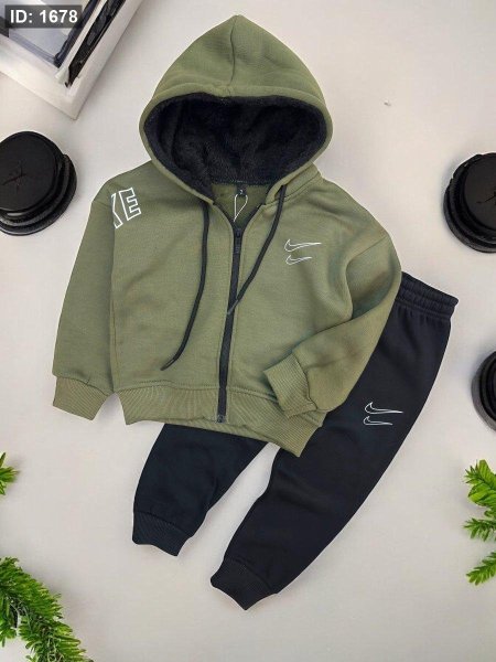 ترينج ولادي Nike - جيشي <br> <span class='text-color-warm'>نفدت الكمية</span>